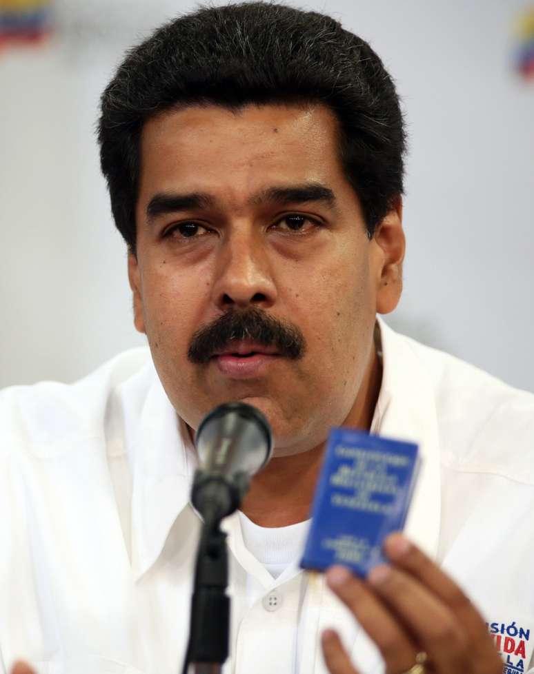 <p>Maduro (foto) assume interinamente a presidência venezuelana, informou o chanceler Elías Jaua</p>