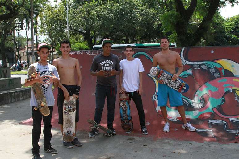 <p>Skatistas lamentaram a morte de Chorão</p>