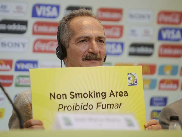 <p>Comitê Organizador da Copa das Confederações (2013) e da Copa do Mundo (2014) vetaram cigarros em estádios e ganharam elogios</p>