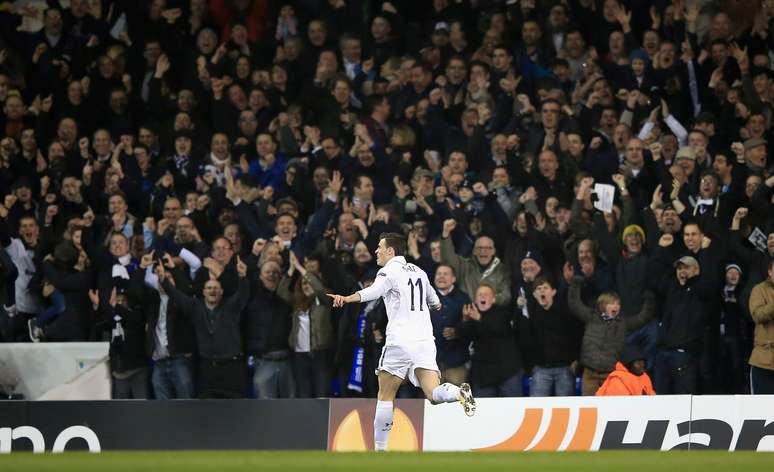 <p>Bale fez o primeiro gol da vitória do Tottenham</p>