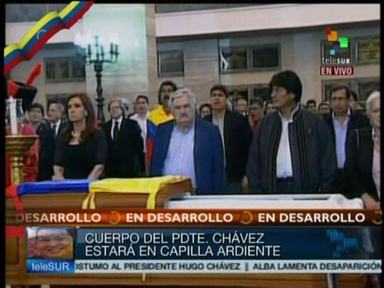 Cristina Kirchner, José Mujica e Evo Morales participam do primeiro dia dos atos fúnebres em homenagem a Chávez 
