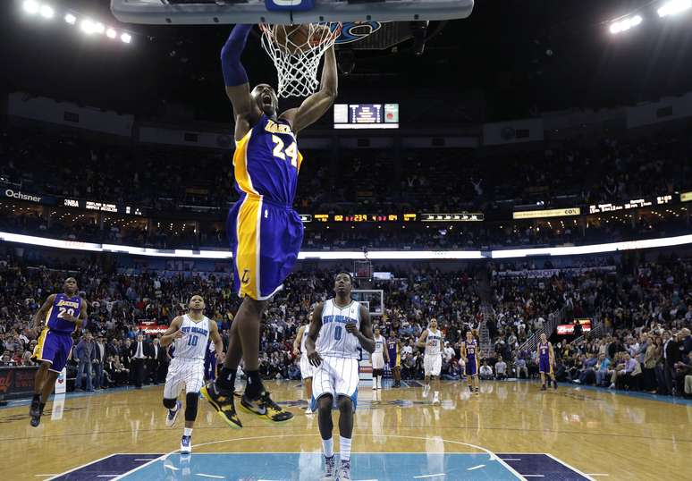 Kobe Bryant fez a bela marca de 42 pontos na vitória dos Lakers sobre o New Orleans Hornets