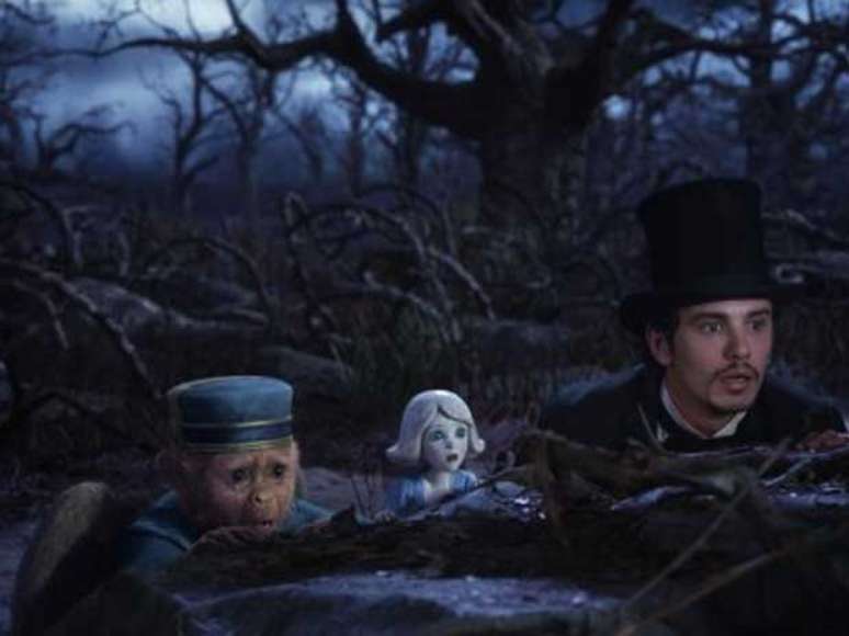 <p>O prólogo de <em>O Mágico de Oz </em>estrelando James Franco bateu o estreante <em>Chamada de Emergência</em></p>