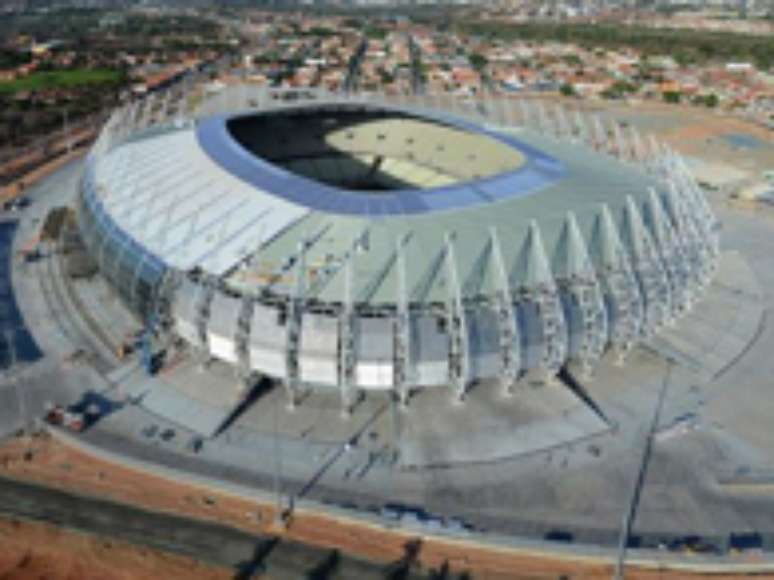 <p>Castelão foi o primeiro estádio da Copa a ser entregue</p>