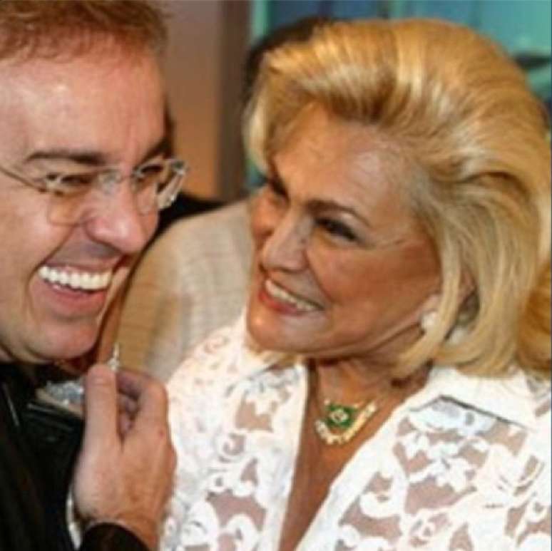 Gugu Liberato se diverte ao lado de Hebe Camargo em foto postada no Instagram