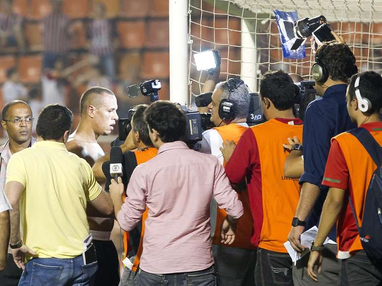 <p>Luís Fabiano desfalcará o São Paulo na próxima partida, na Argentina</p>