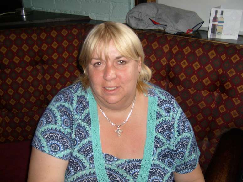 <p>Antes da cirurgia, a dona de pub pesava 127 kg</p>