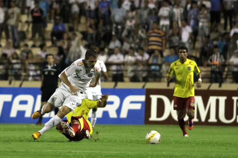 Montillo é a principal contratação do Santos para a temporada