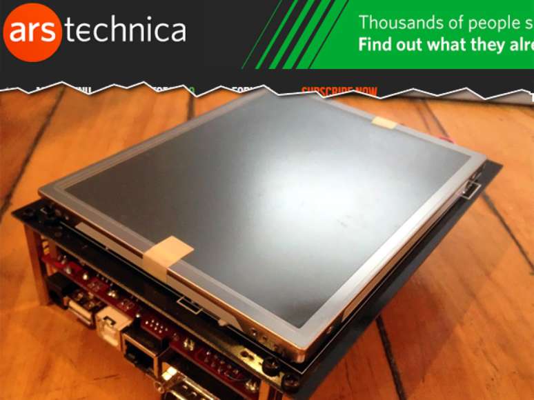 Com 5 polegadas de largura e 7 polegadas de altura, modelo "parece grande hoje" mas na &eacute;poca impressionava por conseguir rodar uma vers&atilde;o do OS X, diz ex-funcion&aacute;rio da Apple