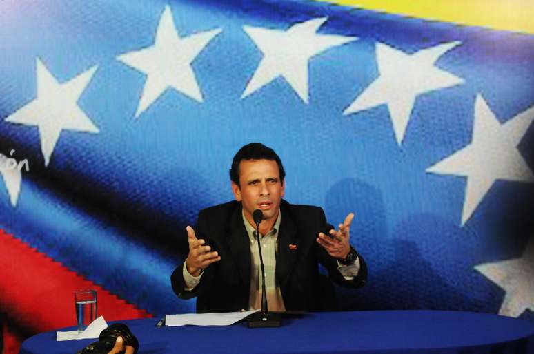 <p>Líder opositor afirmou que gostaria de discutir com Maduro</p>