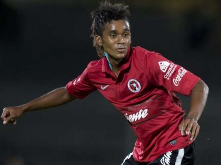 Fidel no futebol mexicano: gols e visual exótico no Tijuana