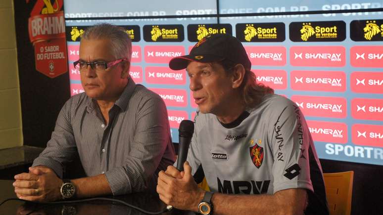 Sérgio Guedes foi apresentado pelo executivo de futebol do Sport, Marcos Amaral