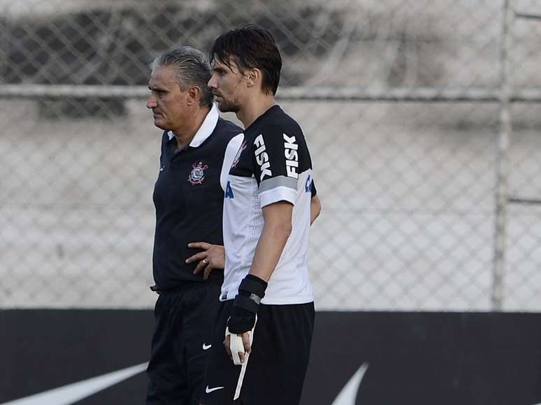 <p>Paulo André trabalhou normalmente nesta terça-feira, em treino do Corinthians no CT Joaquim Grava, e vai enfrentar os mexicanos do Tijuana nesta quarta-feira, pela Libertadores</p>