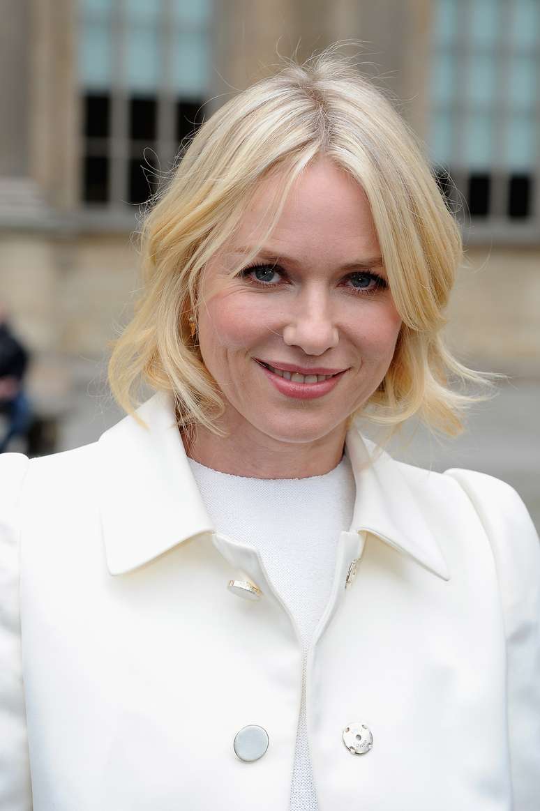 Naomi Watts adere ao chanel repicado