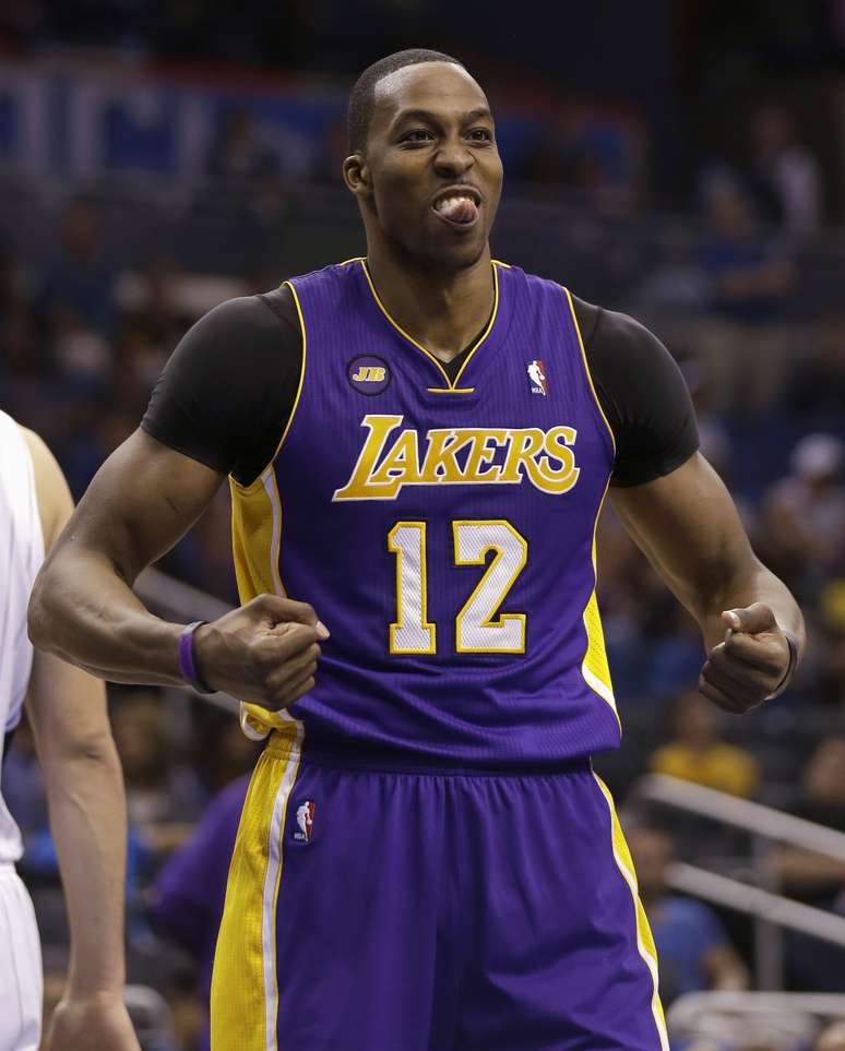 Ex-jogador do Magic, Dwight Howard foi o grande destaque da vitória dos Lakers, com 39 pontos e 16 rebotes