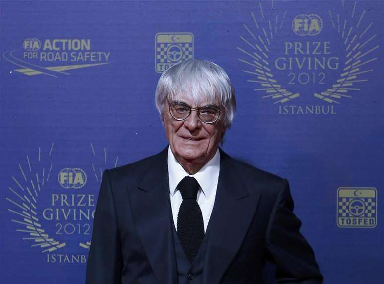 Chefe comercial da F1, Bernie Ecclestone, chega à premiação da Federação Internacional de Automobilismo no Ciragan Palace, em Istambul. A abertura de capital da Fórmula 1 pode ser retomada neste ano, após um adiamento em 2012, disse Ecclestone. 07/12/2012