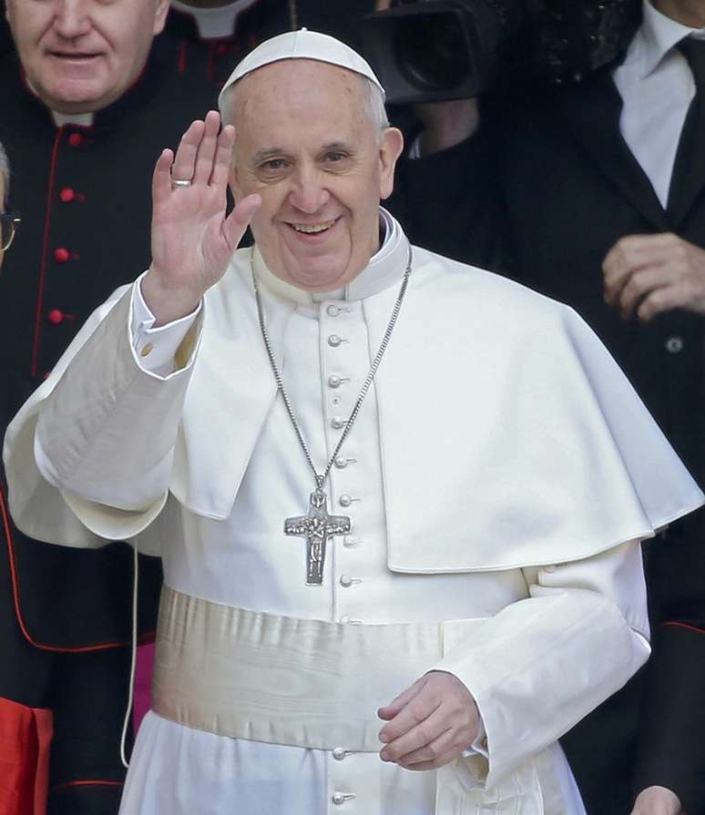 <p>Papa Francisco sofreu pneumonia quando tinha 21 anos, de acordo com biografia do cardeal, o libro <em>El Jesuita</em></p>