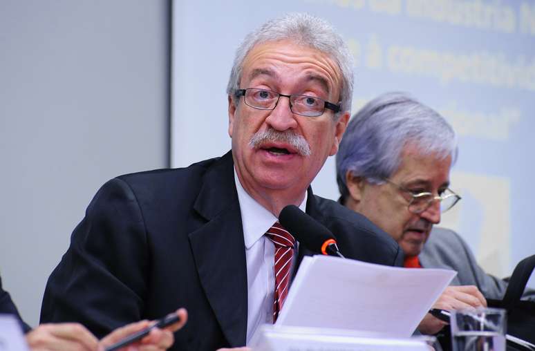 Deputado Newton Lima (PT-SP) requereu reabertura de subcomissão sobre PNBL