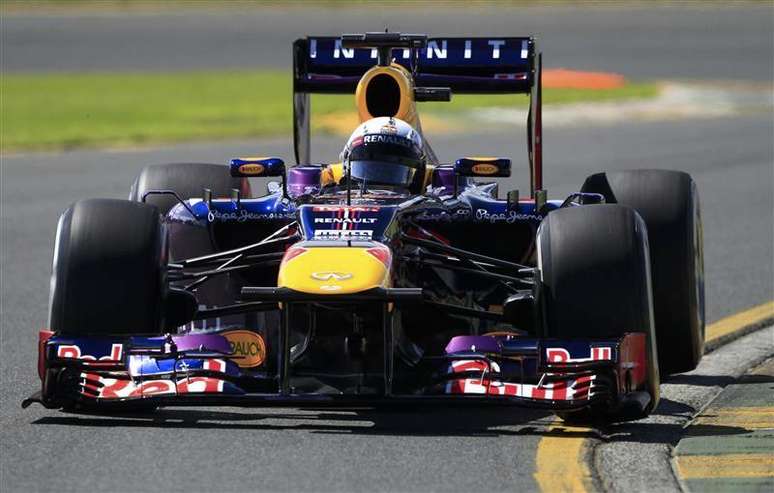 Piloto alemão Sebastian Vettel participa de primeiro treino para o Grande Prêmio da Austrália, no circuito de Albert Park, em Melbourne. 15/03/2013