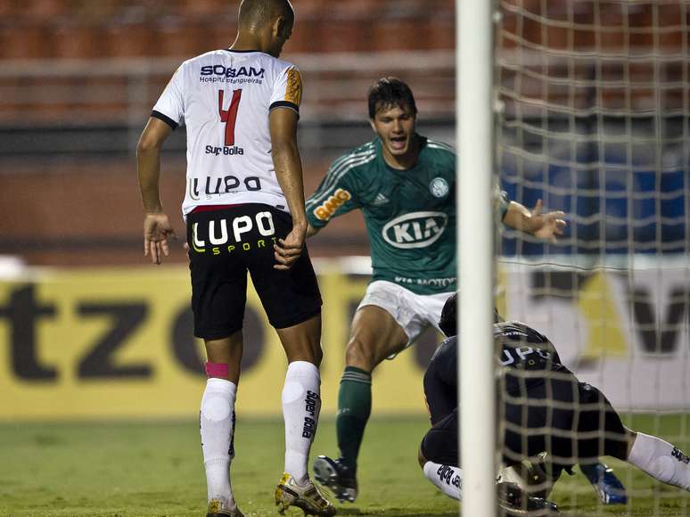 <p>Kleber, mais uma vez, não conseguiu marcar pelo Palmeiras</p>
