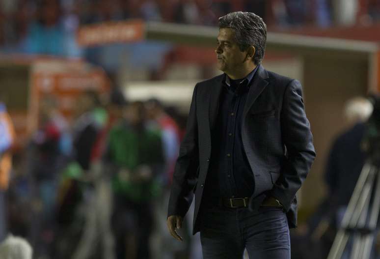 <p>S&atilde;o Paulo, de Ney Franco, somou quatro pontos em quatro jogos na Libertadores</p>