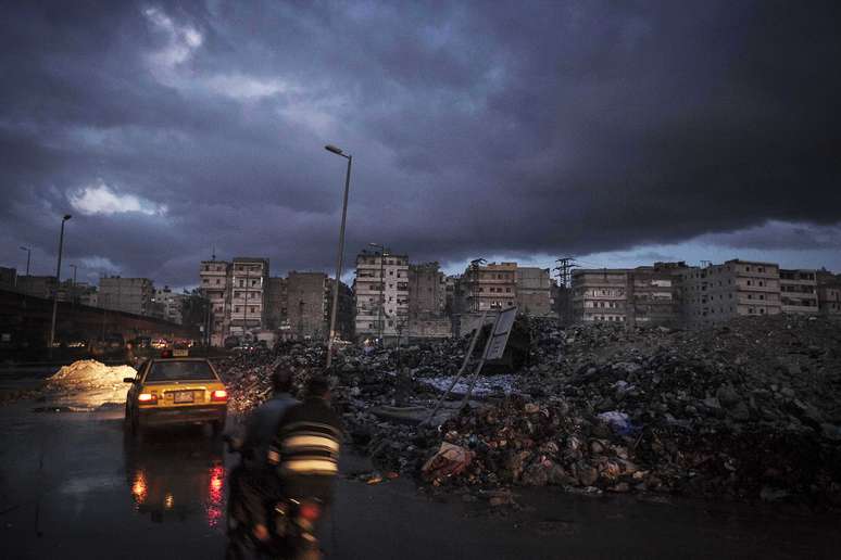 Imagem noturna da cidade de Aleppo em 4 de dezembro de 2012