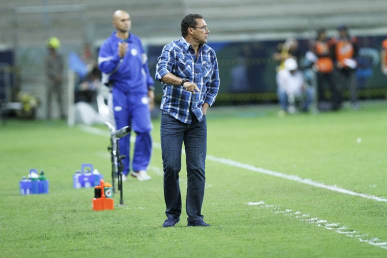 <p>Vanderlei Luxemburgo fez elogios a toda a equipe do Grêmio após vitória</p>