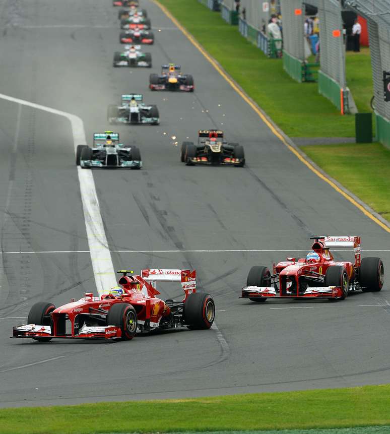 <p>Massa estava na frente de Alonso quando uma estratégia da Ferrari na segunda parada prejudicou o brasileiro</p>