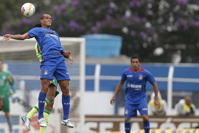 <p>Rivaldo jogou Campeonato Paulista pelo rebaixado São Caetano</p>