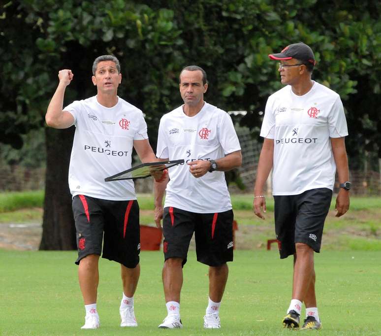 Poucas horas após a sua apresentação como novo treinador do Flamengo, Jorginho foi ao Ninho do Urubu, em Vargem Grande, onde comandou o elenco rubro-negro em seu primeiro treino