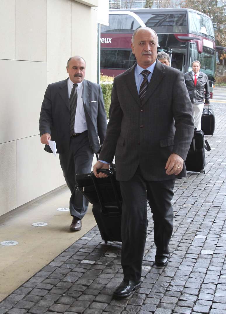 <p>Luiz Felipe Scolari terá a primeira semana completa para treinar a Seleção. Mas lesões e neve podem atrapalhar seus planos</p>