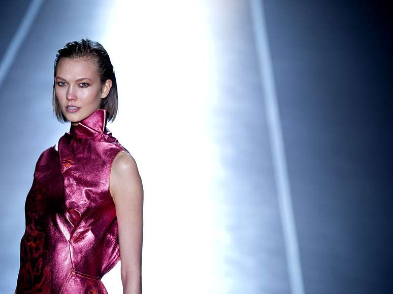 <p>A top americana Karlie Kloss abriu o desfile da grife Animale</p>