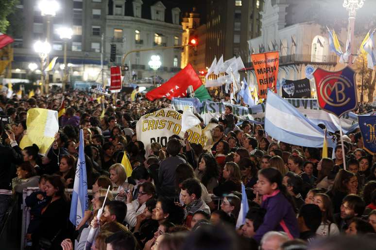 <p>Clima de "Copa do Mundo" contagia Buenos Aires antes da missa do papa Francisco</p>