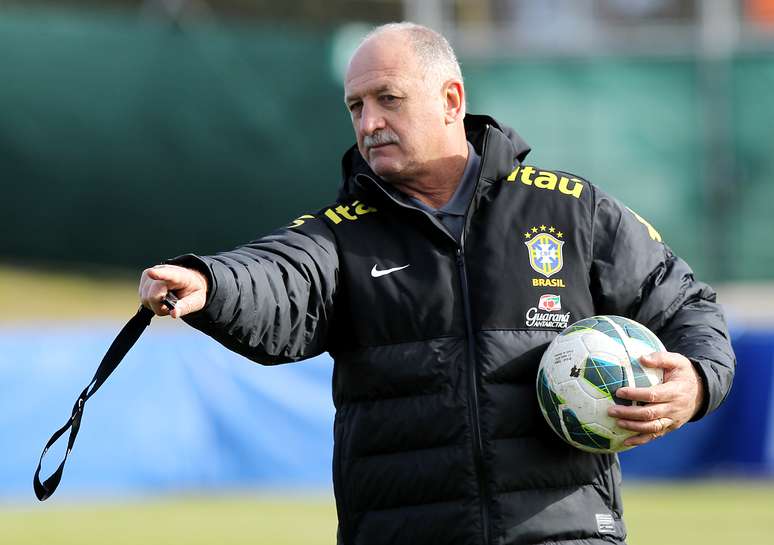 <p>Treinador da Seleção Brasileira, Felipão divulgará a lista para a Copa das Confederações apenas no dia 14 de maio</p>