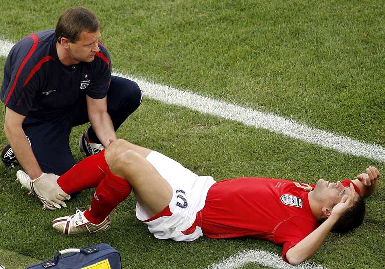 Michael Owen sofreu uma lesão grave durante a Copa de 2006