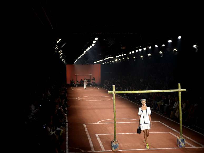 <p>Desfile de Ronaldo Fraga trouxe à tona o futebol dos anos 30, 40 e 50</p>