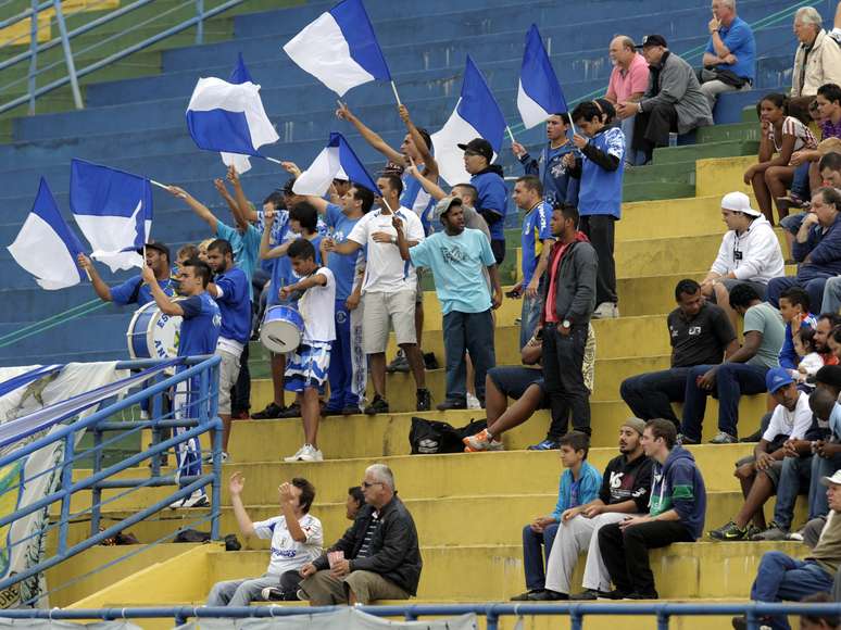 <p>Torcida do Santo Andr&eacute; compareceu ao Ramalh&atilde;o e empolgou o time no come&ccedil;o do jogo. O&nbsp;p&uacute;blico total foi de 1.207</p>