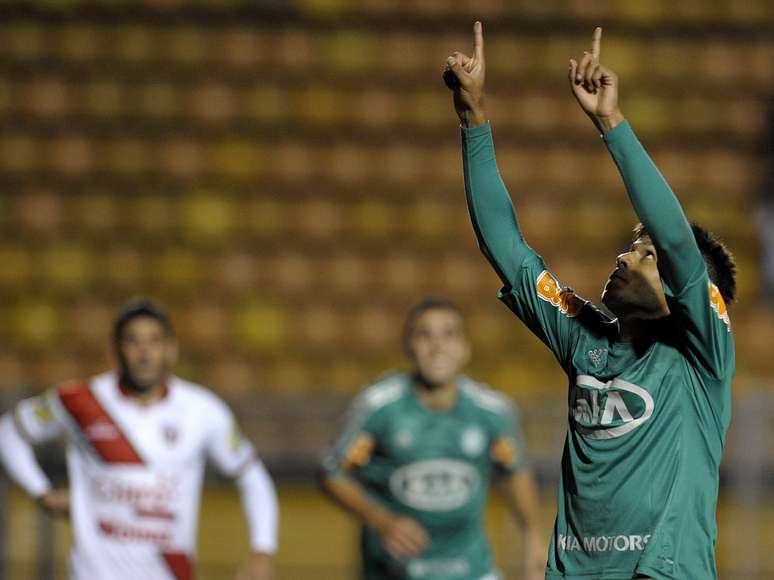<p>Leandro já tem quatro gols marcados com a camisa alviverde</p>