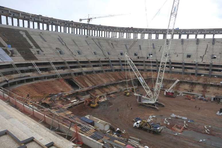 <p>Construção no Estádio Mané Garrincha em Brasília está atrasada</p>