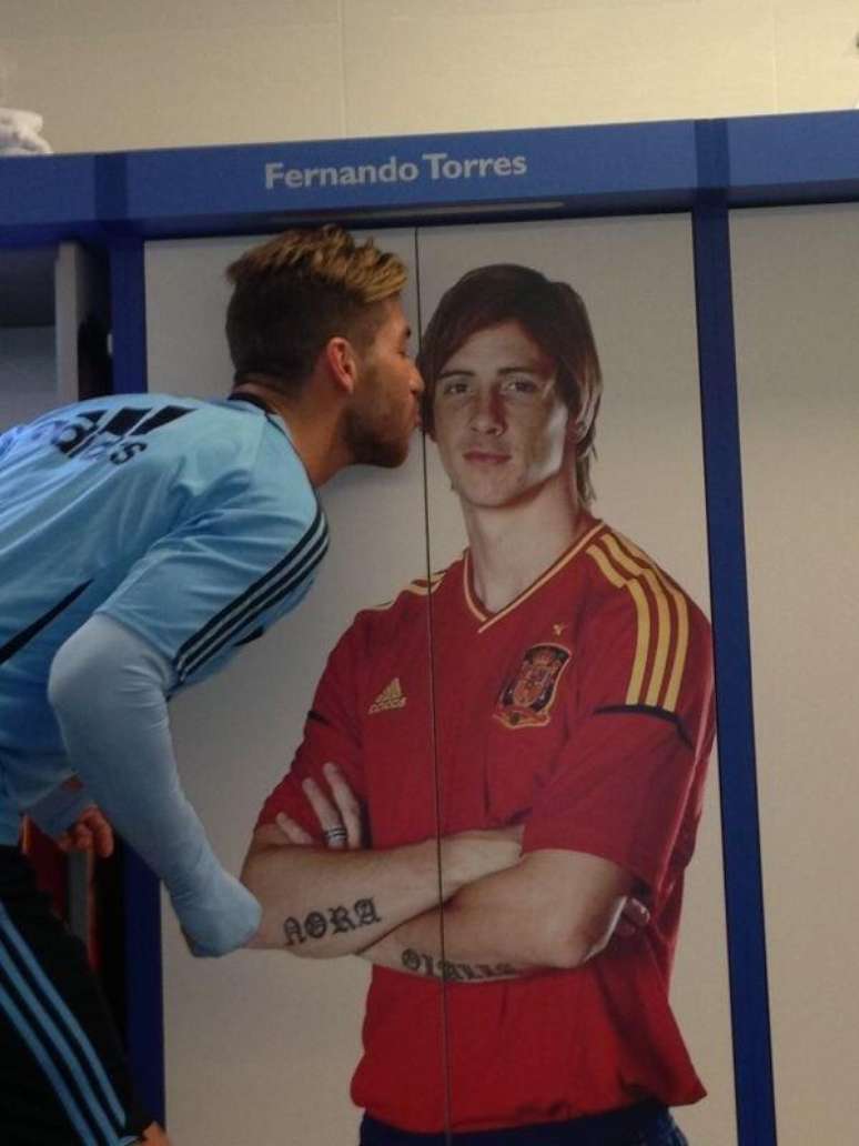 <p>Sergio Ramos parabenizou Fernando Torres pelo Twitter</p>