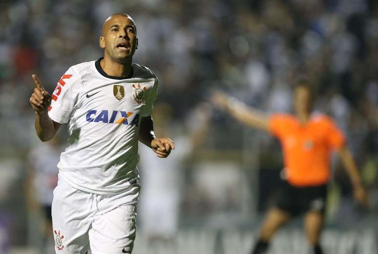 Emerson marcou o gol do Corinthians (foto), mas Diguinho fez para o XV