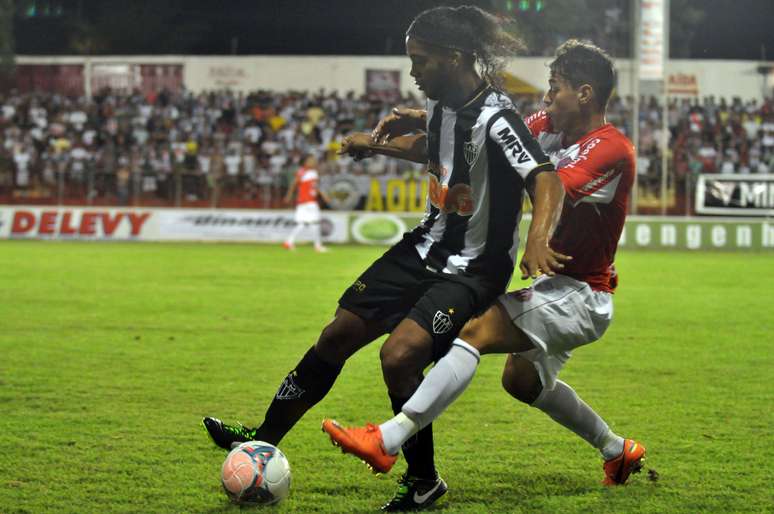 <p>Ronaldinho marcou um dos gols da vitória do Atlético-MG, a quinta do time em seis jogos pelo Campeonato Mineiro</p>