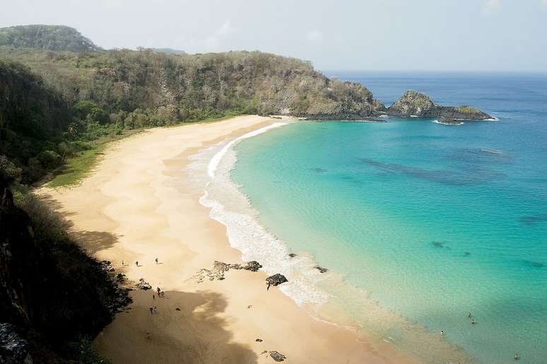 <p>Praia do Sancho é uma das mais bonitas de Fernando de Noronha</p>