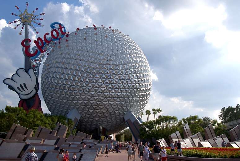 <p>Epcot Center</p>