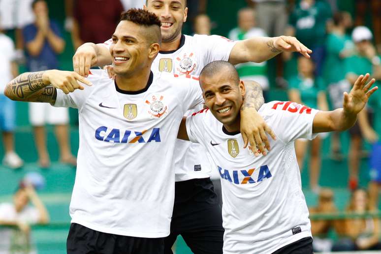 <p>Com gol de Paolo Guerrero no começo da partida, Corinthians vence o Guarani em Campinas por 1 a 0 e permanece entre os primeiros colocados do Campeonato Paulista</p>