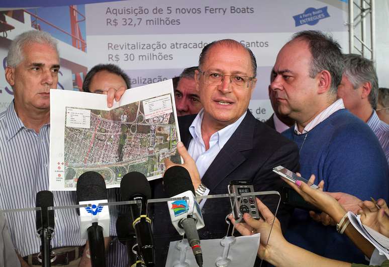 Governador de S&atilde;o Paulo, Geraldo Alckmin (PSDB) esteve em Guaruj&aacute; neste s&aacute;bado para entregar nova balsa
