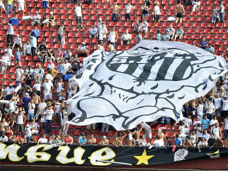 Santos x Corinthians no Morumbi viu público reduzido 