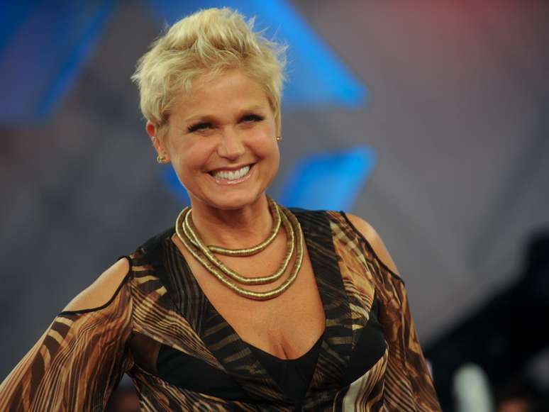 A apresentadora Xuxa Meneghel comemorou seu aniversário de 50 anos em um especial do 'TV Xuxa' gravado nesta segunda-feira (25), no Rio de Janeiro. Com convidados como o jornalista Pedro Bial, a atração vai ao ar no próximo sábado (30), na TV Globo