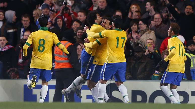 <p>Com gol de Fred aos 44min do segundo tempo, a Seleção Brasileira evitou uma derrota para a Rússia em amistoso disputado em Londres. Ainda sem vencer sob o comando de Luiz Felipe Scolari, a equipe ficou no 1 a 1</p>