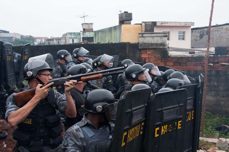 <p>Foi registrado confronto entre a Polícia Militar e moradores</p>